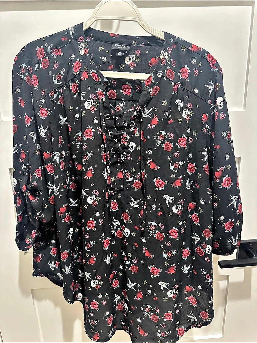 Torrid Harper Black Tattoo Flash Print Lace Up Blouse Black & Red Size 0